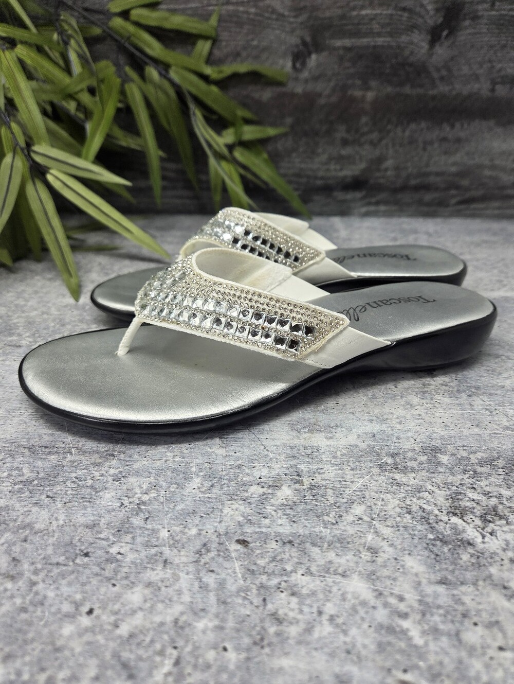 Toscanella Silver Metallic Jeweled Thong Sandals Flip Flops Size 7 - Picture 6 of 8